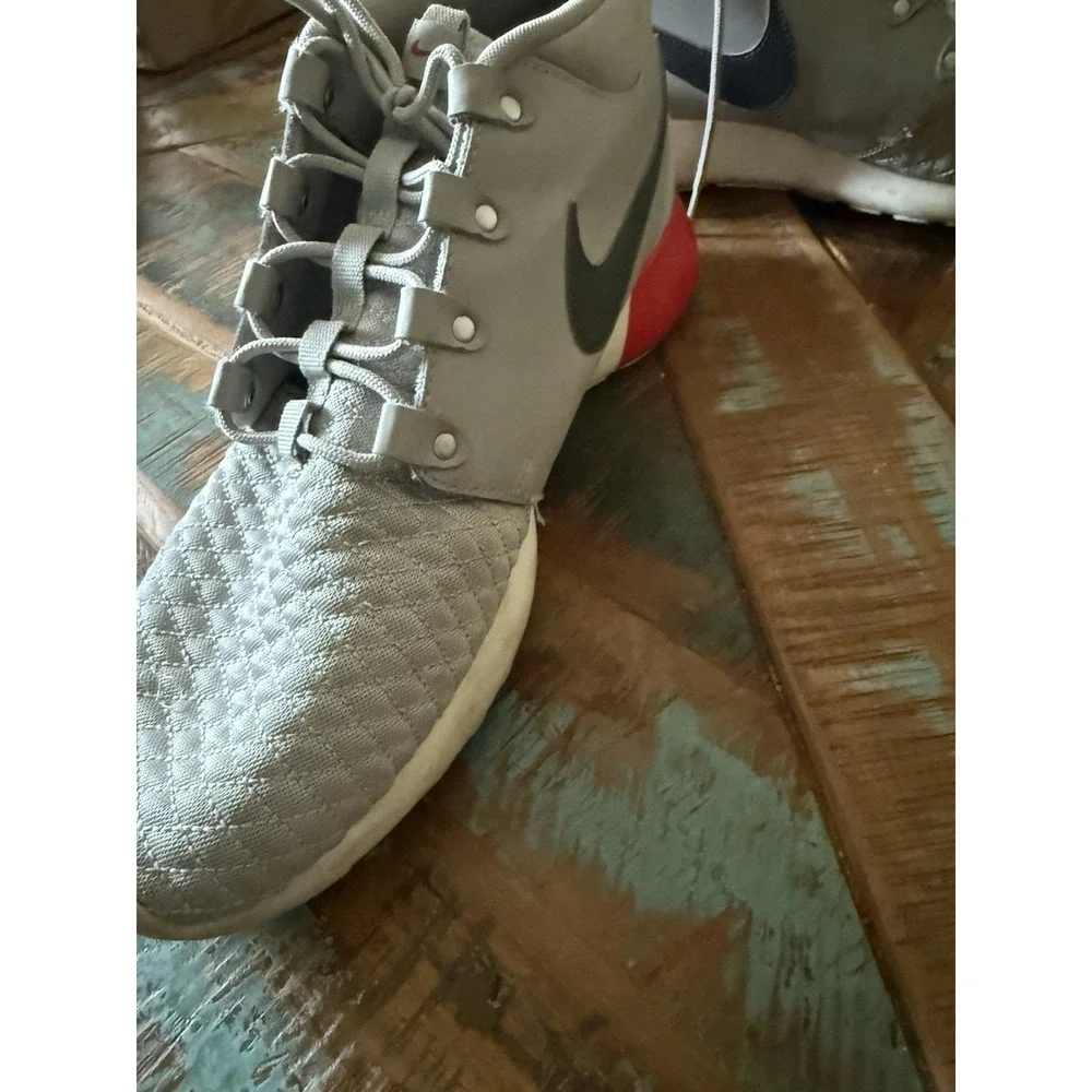 Men's Nike Chukka Roche Run Grey Red Size 13